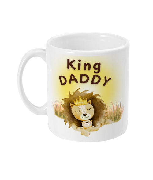 White mug with a lion graphic and 'King DADDY' text on a white background. Left side 